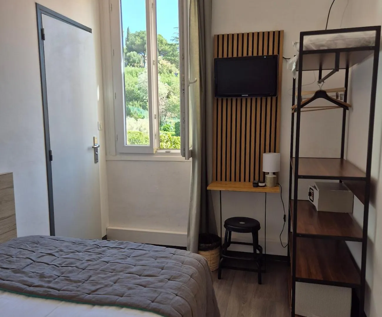 Hotel La Petite Boheme Le Lavandou