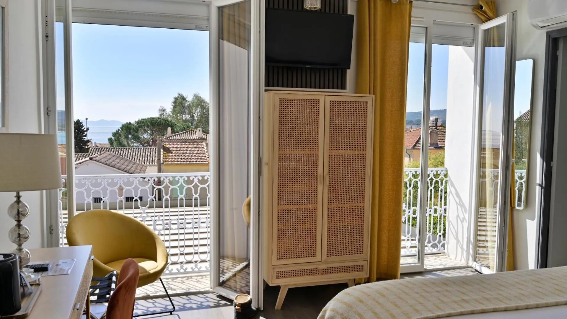 Hotel La Petite Boheme Le Lavandou
